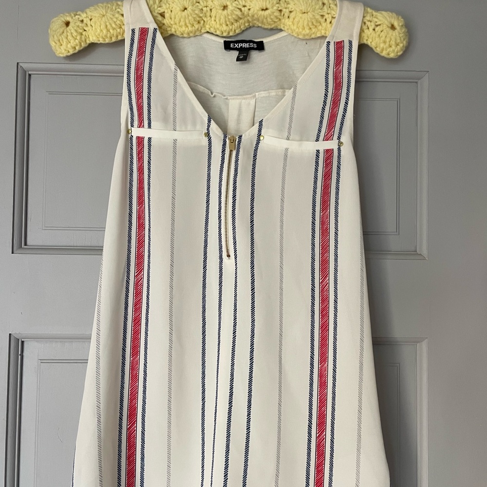 XS sleeveless blouse